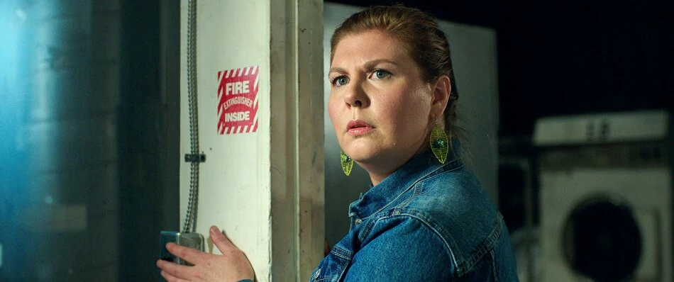 Lights Out (2016) 6 Lights Out (2016) – Image 4